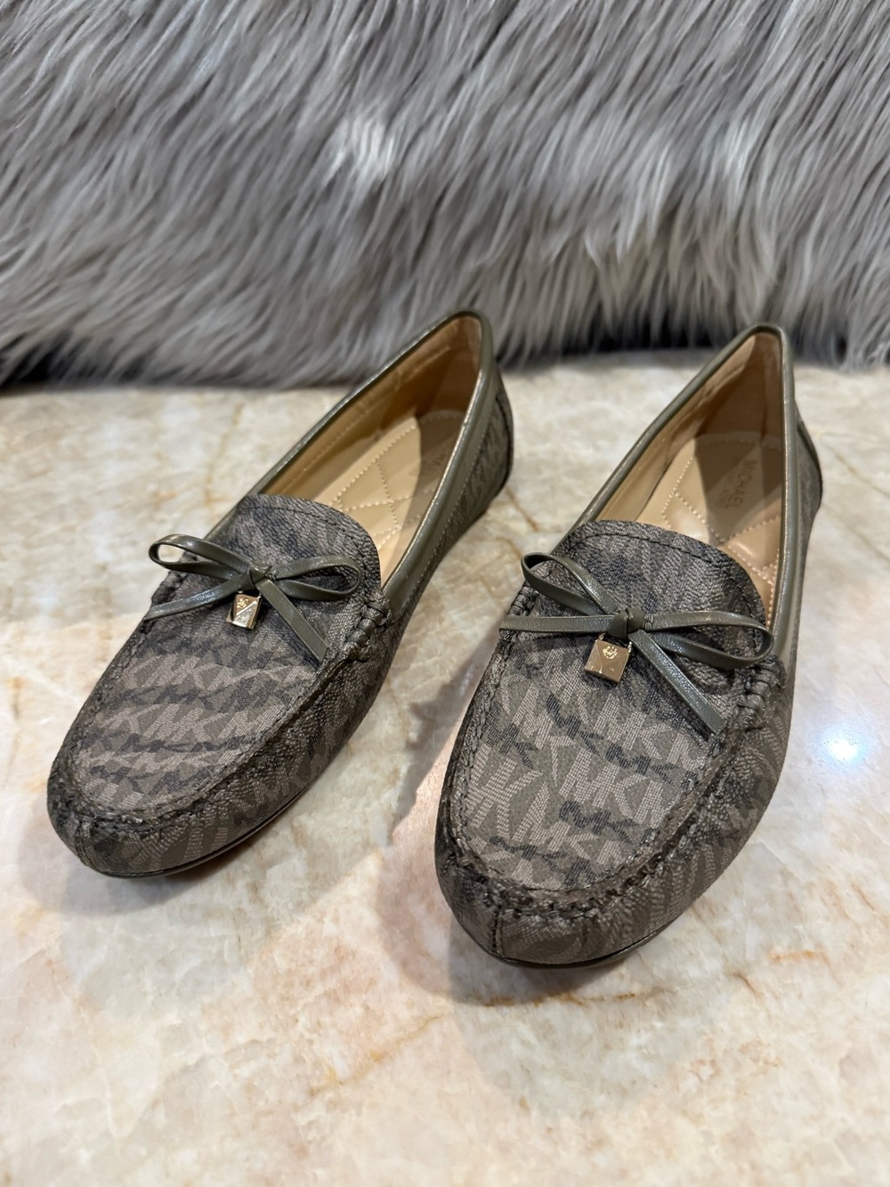 MICHAEL MICHAEL KORS
Juliette Logo Women Loafers.
